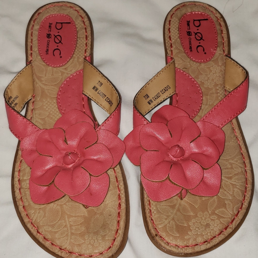 BORN sandals *coral with flower*